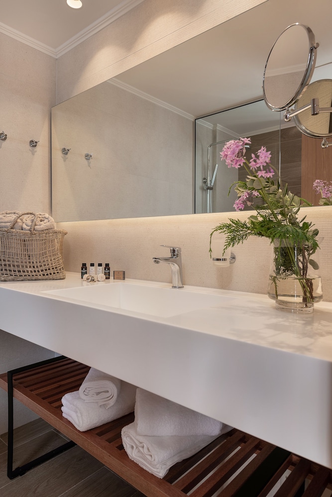 Junior Suite - Maisonette With Pool View - Photo 9
