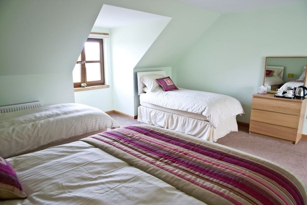 Quadruple Room (Room 5) photo 2