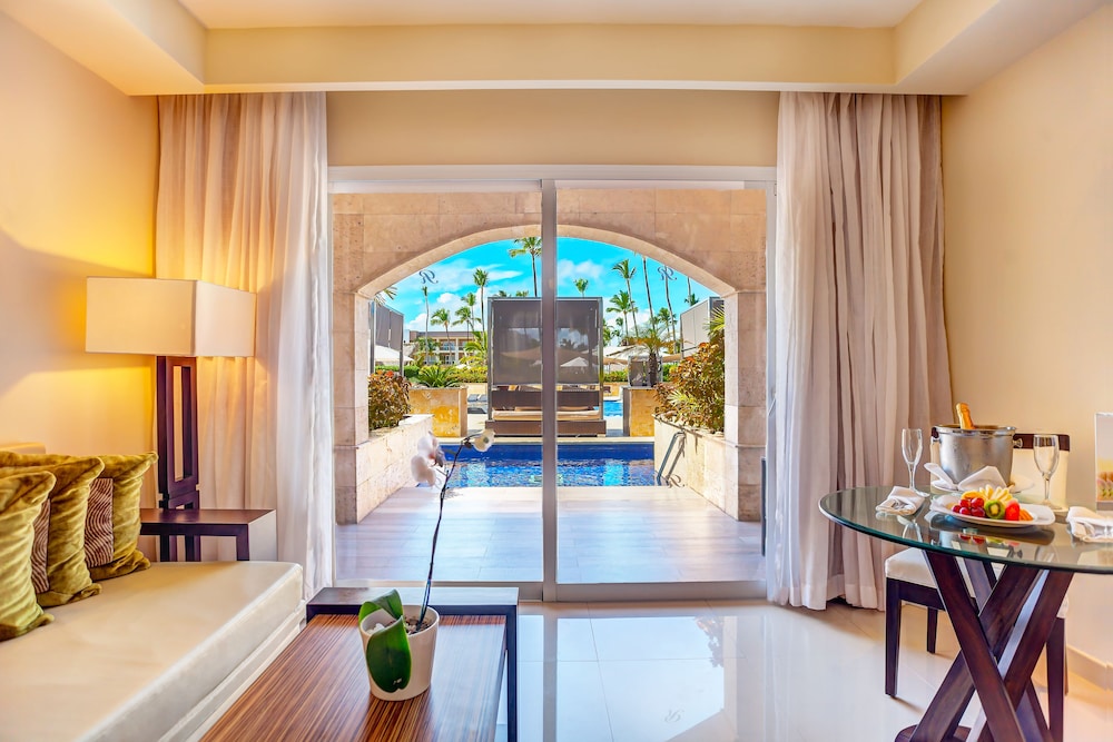 Luxury Swim out Room Diamond Club photo 3