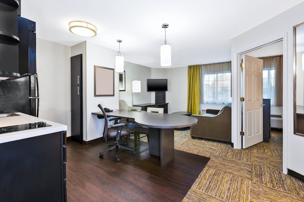 Suite, 1 Queen Bed - Photo 1