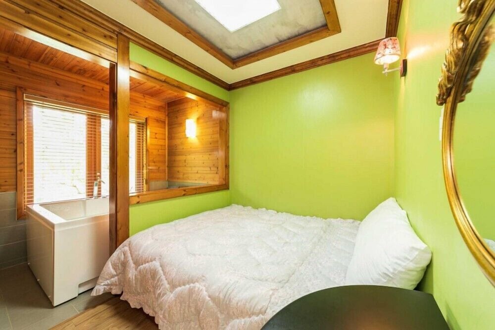 Room (Provance 3) - Photo 1