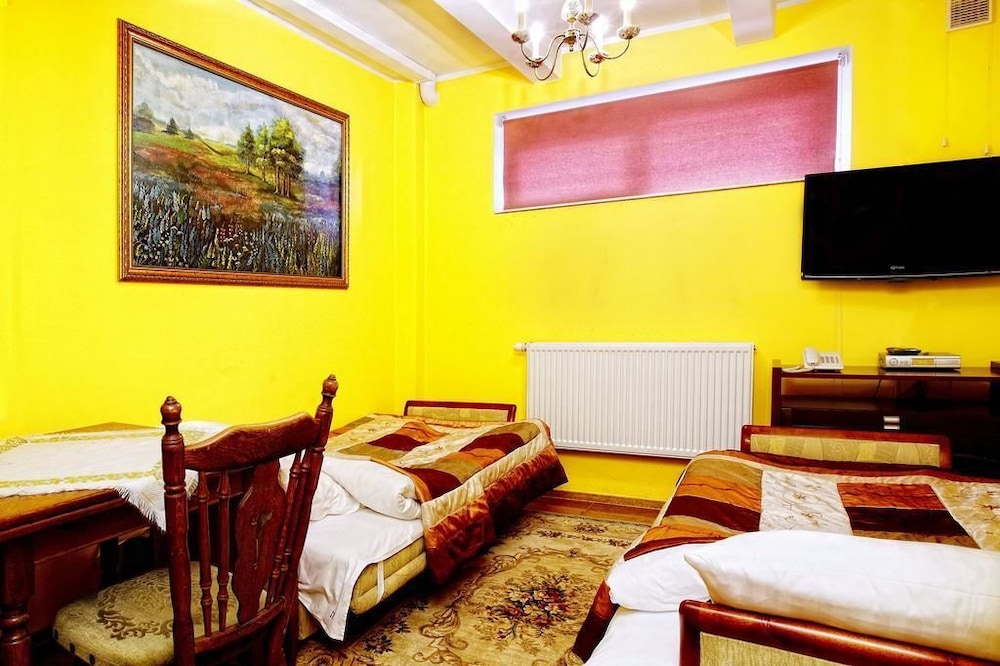 Classic Double Room, 2 Twin Beds, Refrigerator - Photo 2