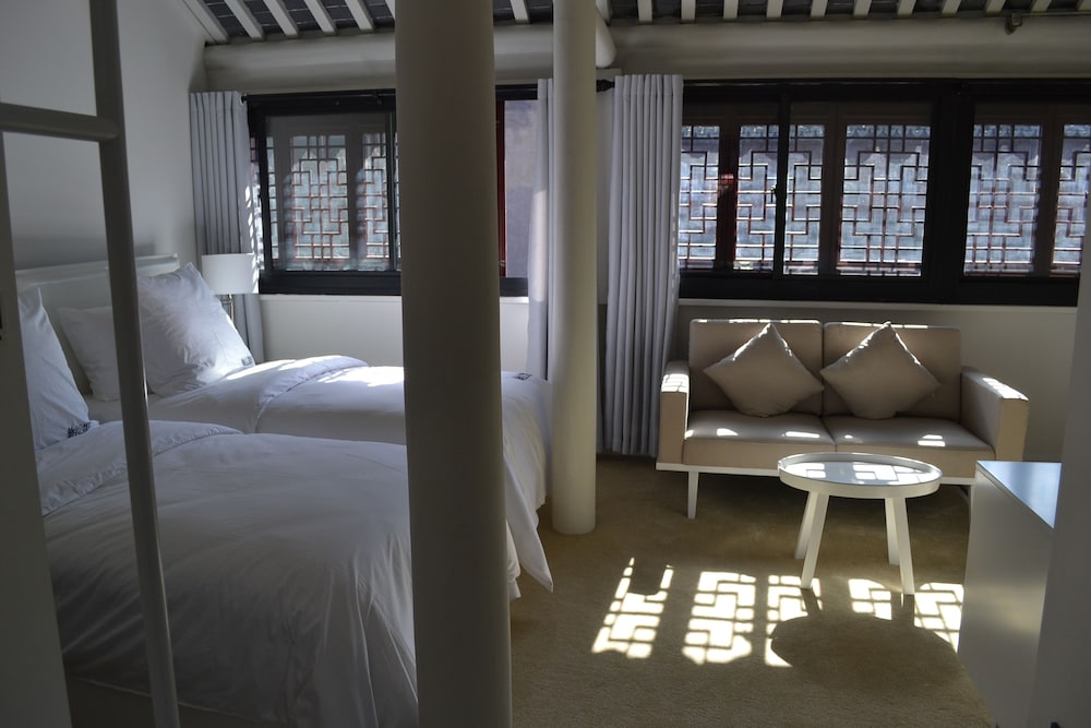Exclusive Twin Room photo 2