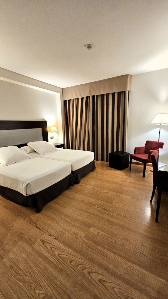 Standard Twin Room, 2 Twin Beds - Photo 2