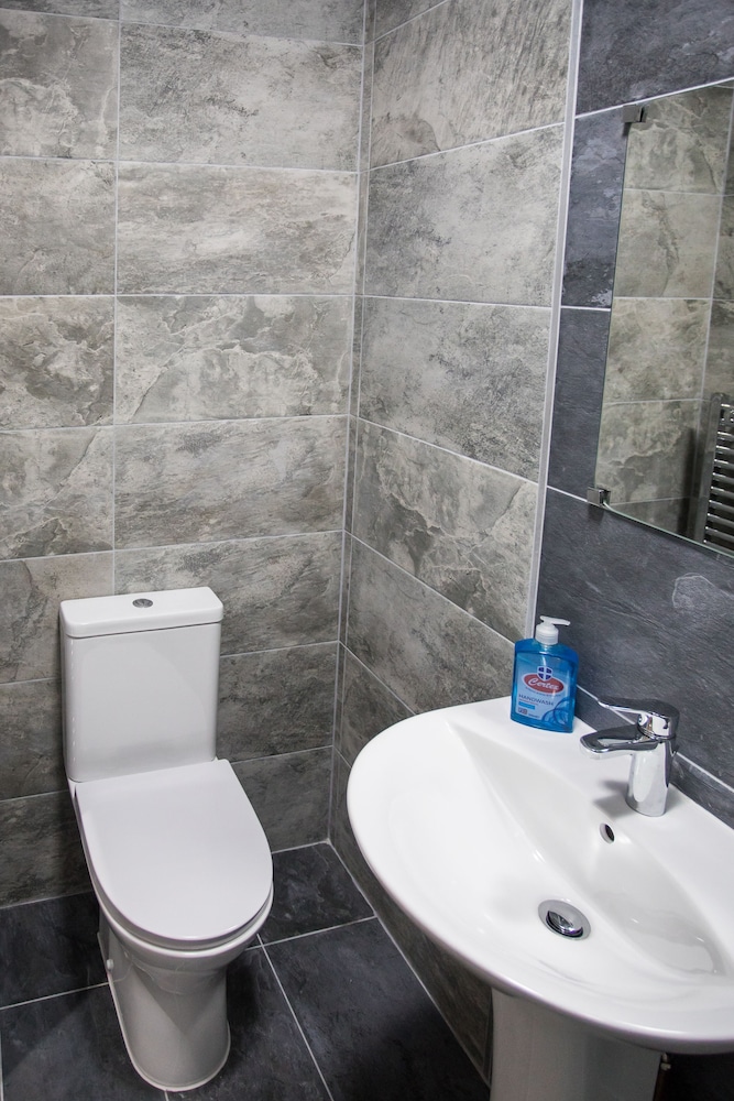 Twin Room, Ensuite - Photo 4