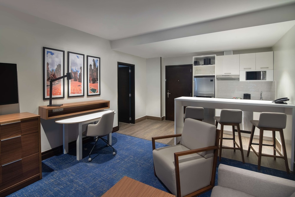 Suite, 1 Bedroom, Non Smoking - Photo 2