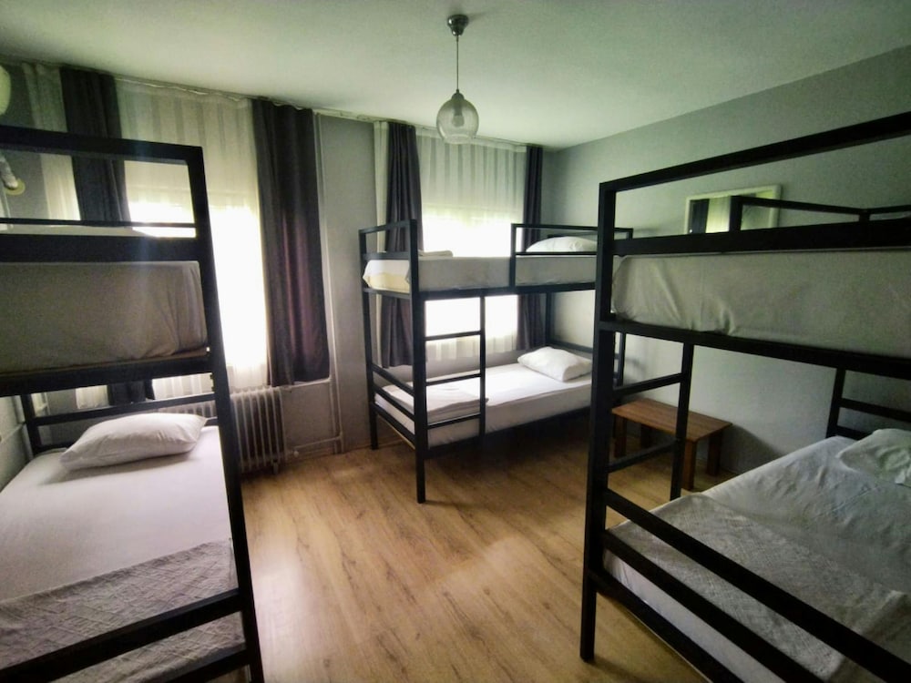 6 Bed Female Dorm Room With Bathroom photo 1
