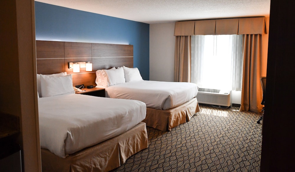 Suite, 2 Queen Beds - Photo 4
