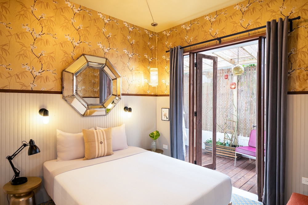 Standard Room, 1 Queen Bed