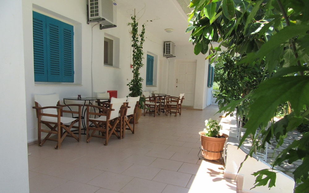 Triple Room, Garden View (3) photo 2