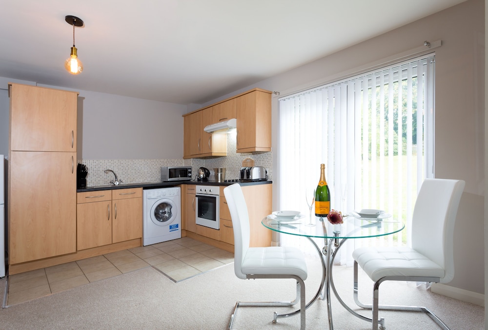 Apartment, 2 Bedrooms (No. 4, Ground Floor) photo 2
