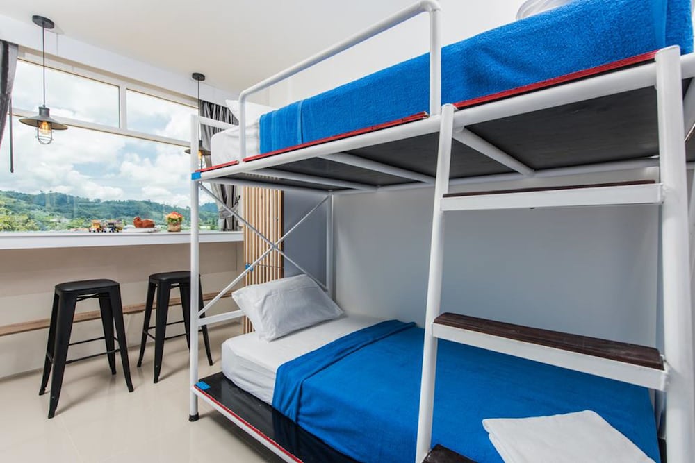 4-Bed Mixed Dormitory photo 3