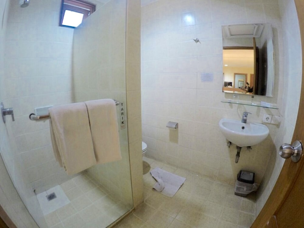 Deluxe Twin Room - Photo 2