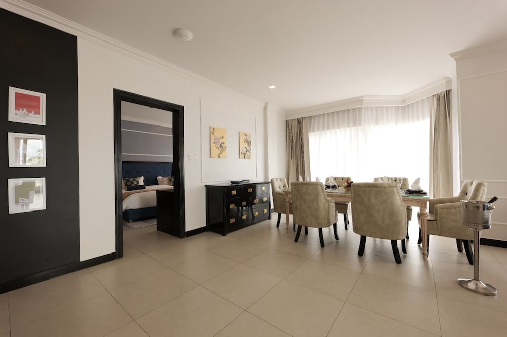 VIP Suite Tower Building photo 2