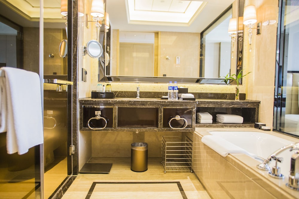 Executive Deluxe King Room photo 3