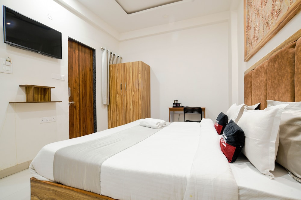 Deluxe Room - Photo 8