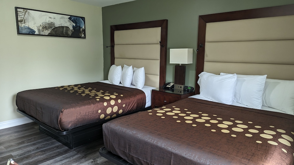 Room, 2 Queen Beds, Non Smoking - Photo 1