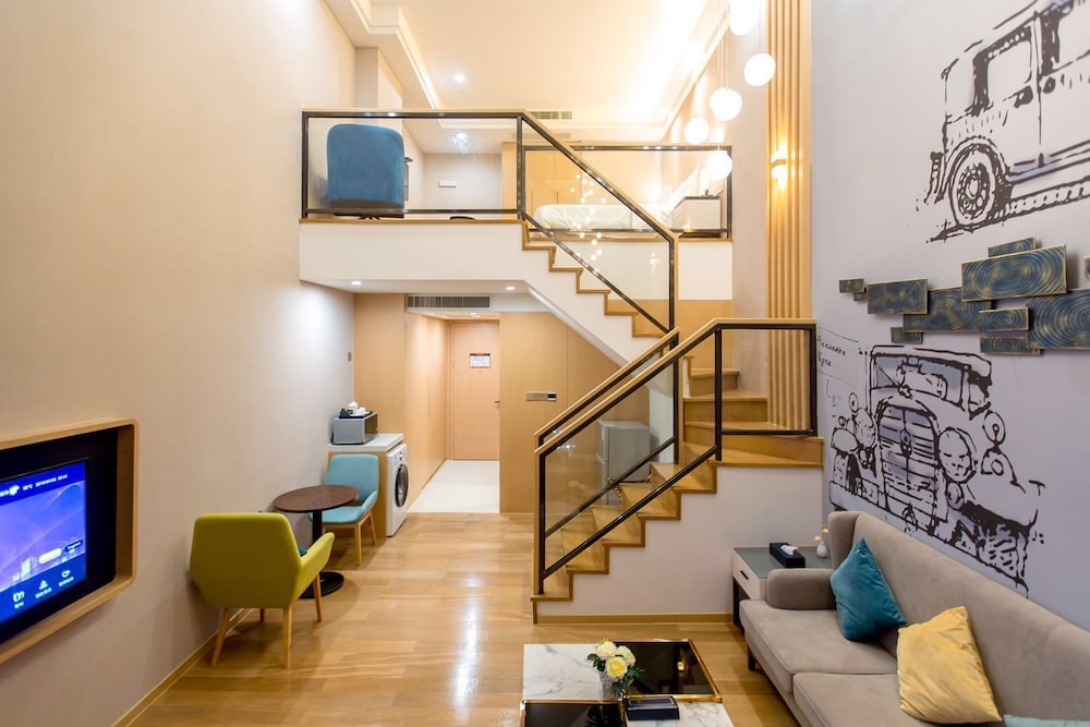 Deluxe Loft, City View