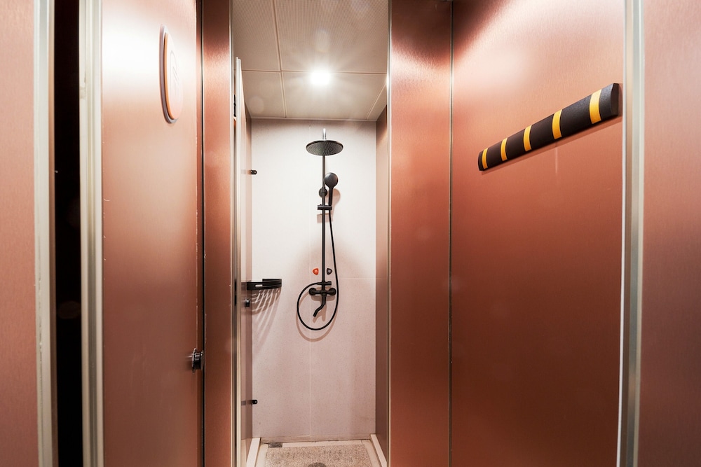 Twin Room, Non Smoking photo 3