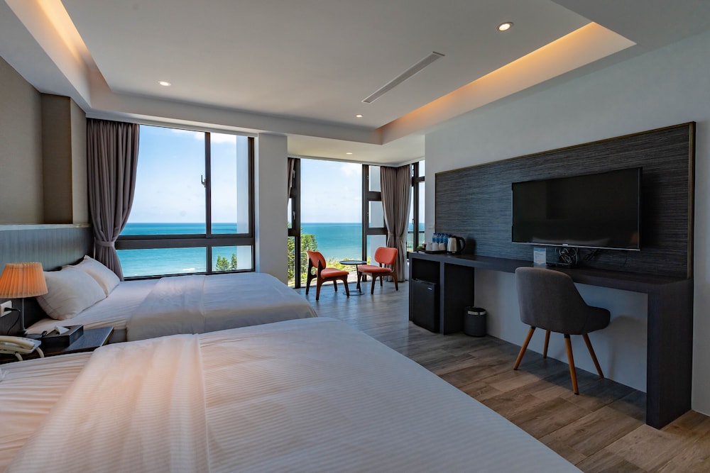 Deluxe Quadruple Room, Ocean View photo 1