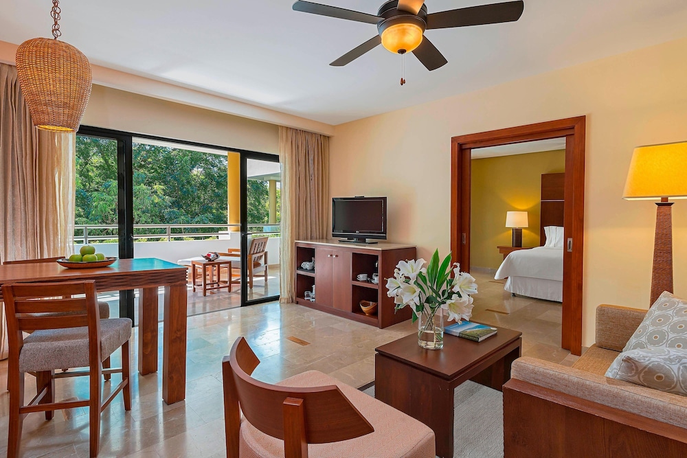 Westin Club Suite Room, 1 King Bed (Adults Only) - Photo 2