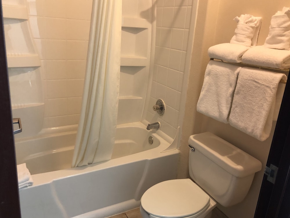 Double Room, 2 Queen Beds, Non Smoking photo 2