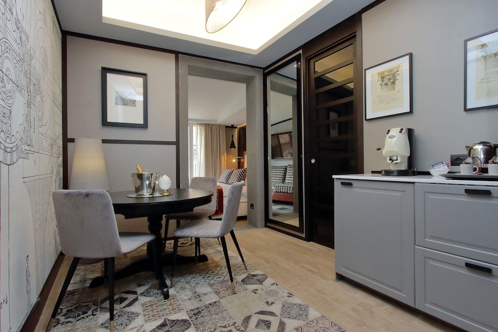 Luxury Studio Suite photo 1