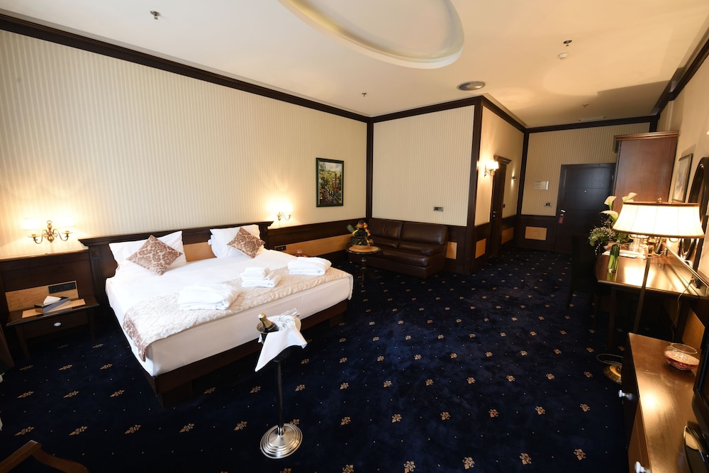 Deluxe Double Room, City View photo 2