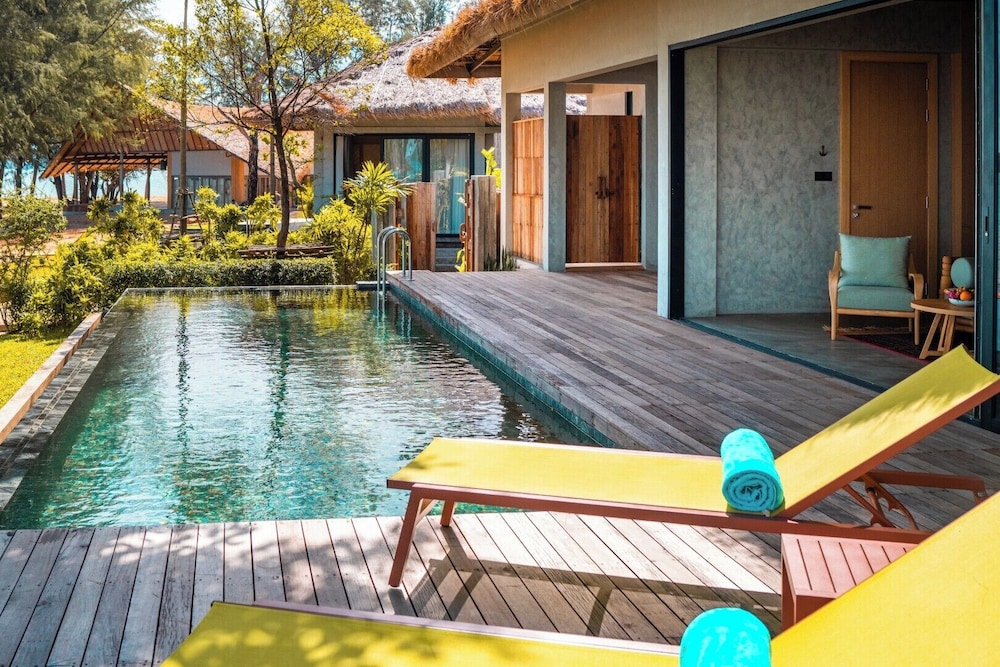Two Bedroom Beachfront Pool Villa