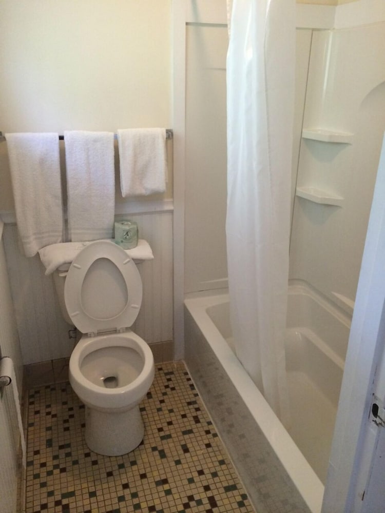 Standard Double Room, 2 Queen Beds, Park View photo 3