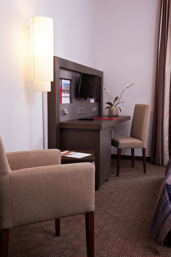 Business Room - Photo 1