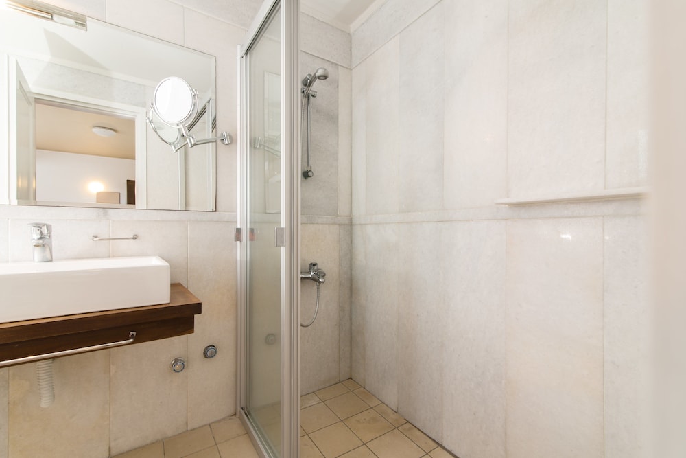 Junior Suite - Photo 8