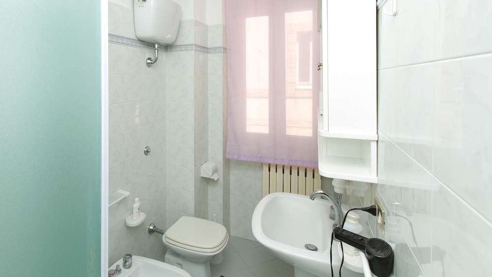 Double Room, Shared Bathroom photo 2