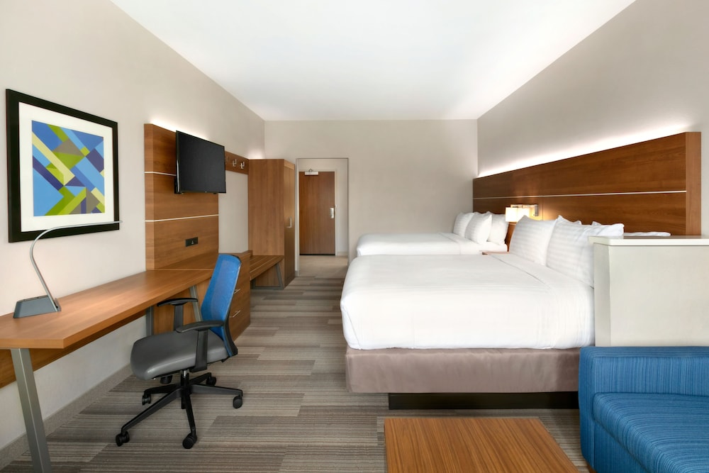 Room, 2 Queen Beds, Accessible, Non Smoking (Communications) photo 1