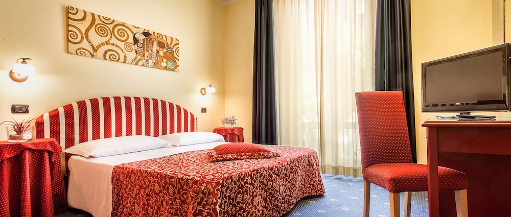 Standard Double or Twin Room - Photo 1