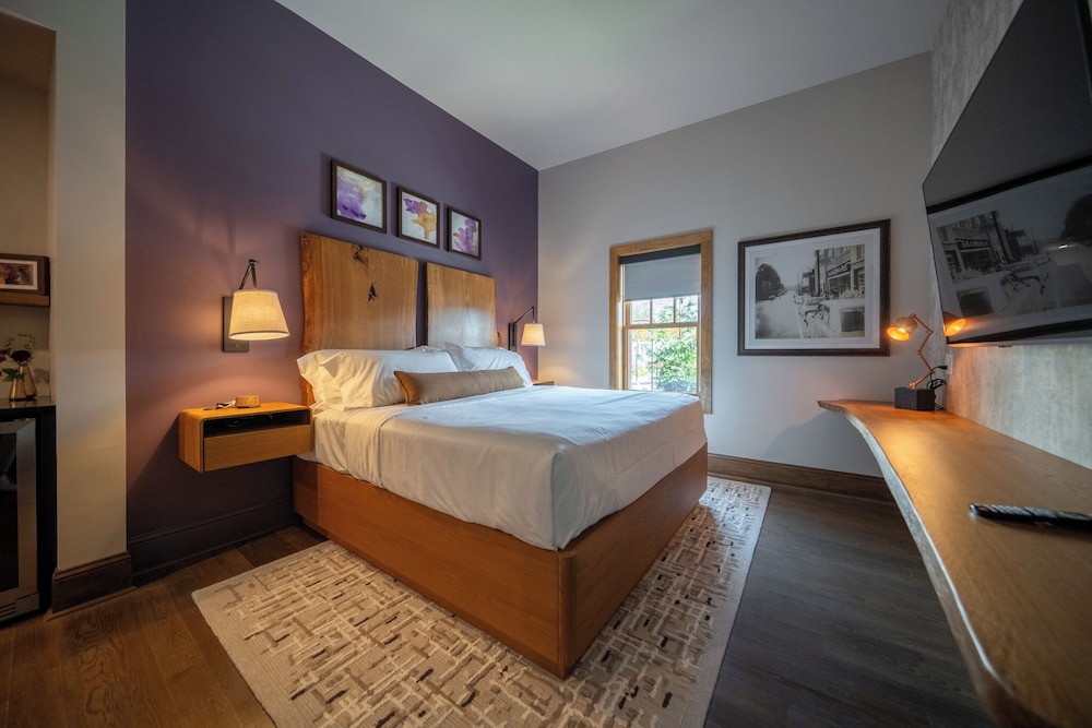 Premier Room