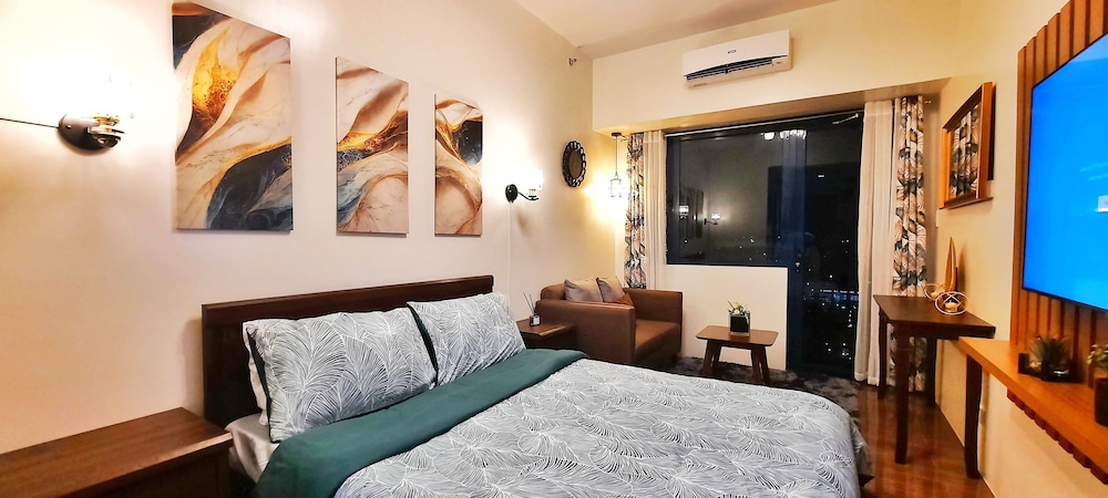 Standard Condo, 1 Queen Bed, Balcony, City View photo 3