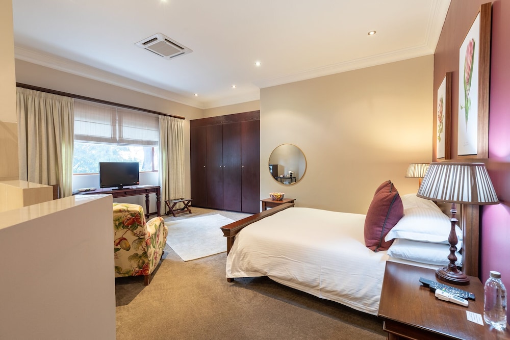 Deluxe Room, 1 Queen Bed (2 (16))
