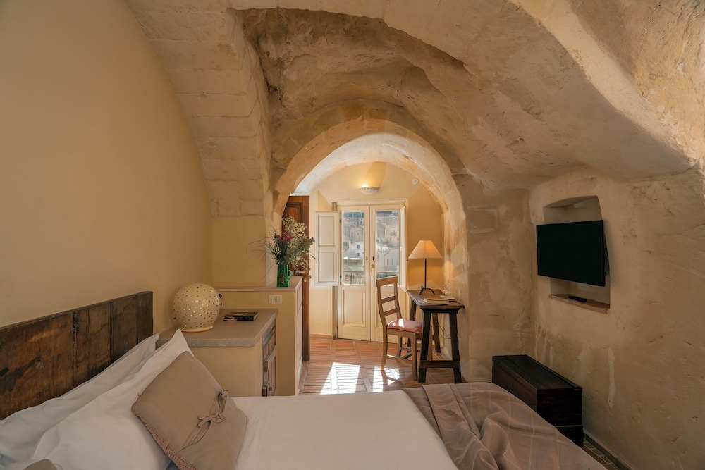 Traditional Double Room, City View - Photo 15