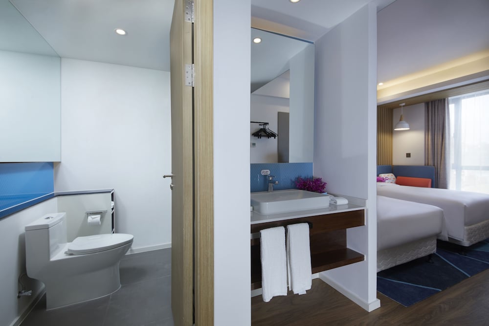 Standard Room, 2 Twin Beds photo 2