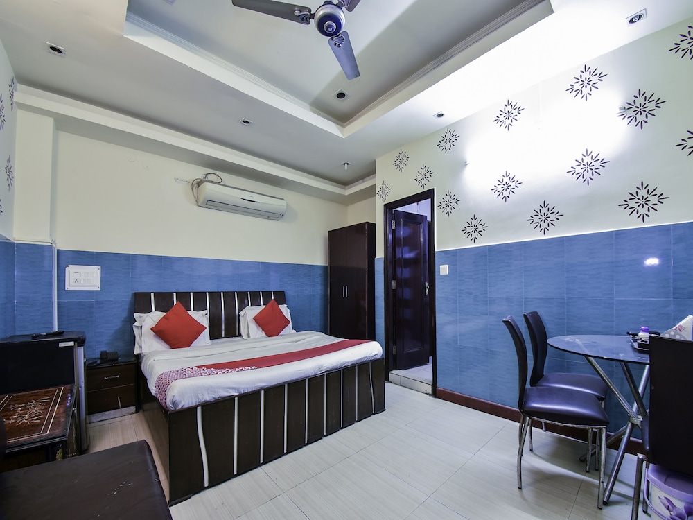 Suite, 1 King Bed photo 3