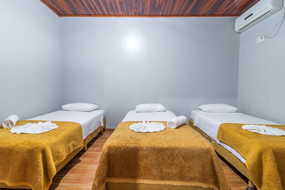 Basic Quadruple Room photo 3