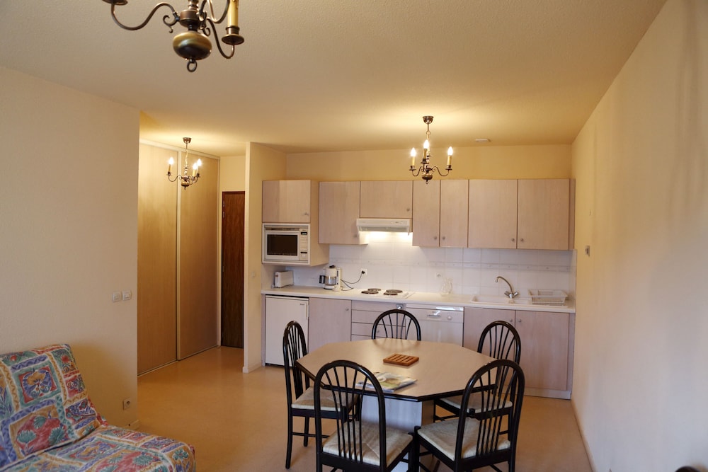 Standard Apartment, Multiple Beds, Non Smoking photo 3