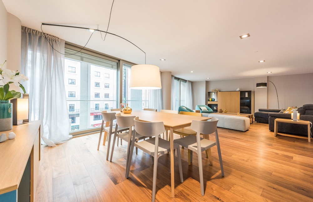 Grand Apartment, 3 Bedrooms - Photo 7