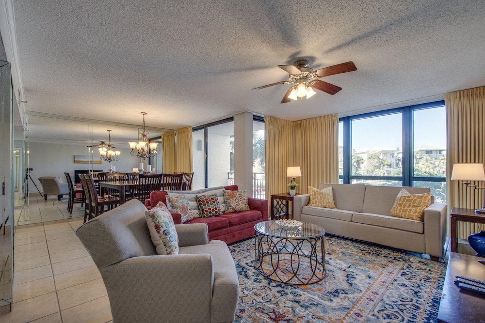 Condo, 2 Bedrooms