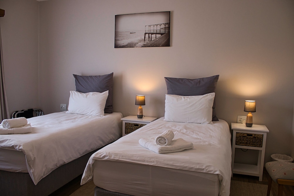 Twin/ King Room photo 3
