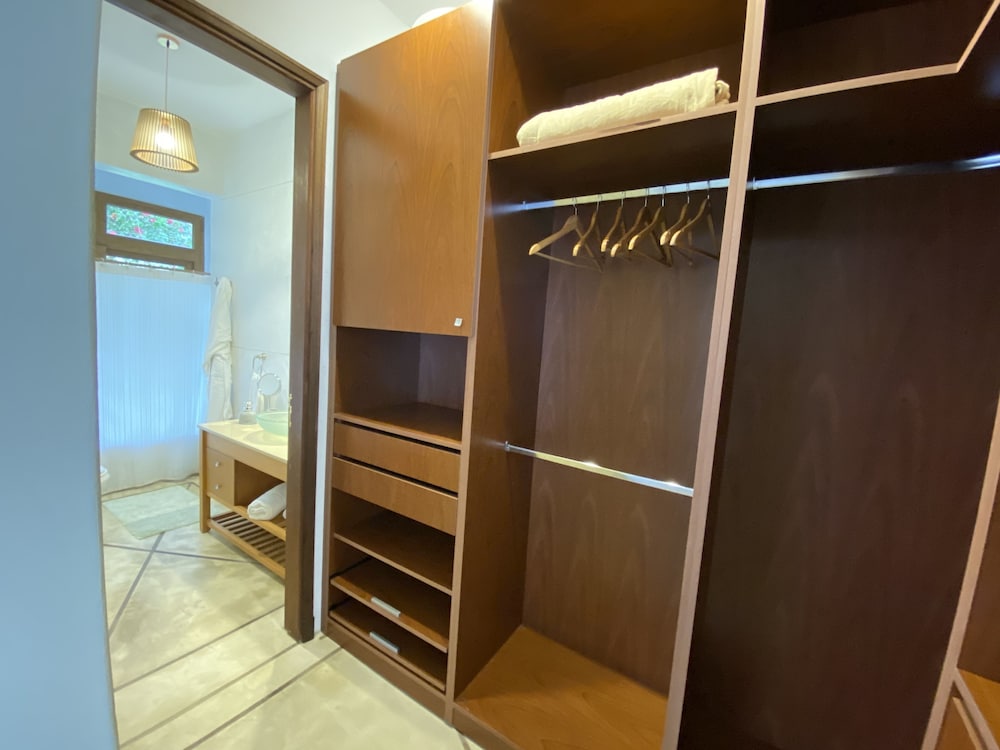 Master Room photo 3