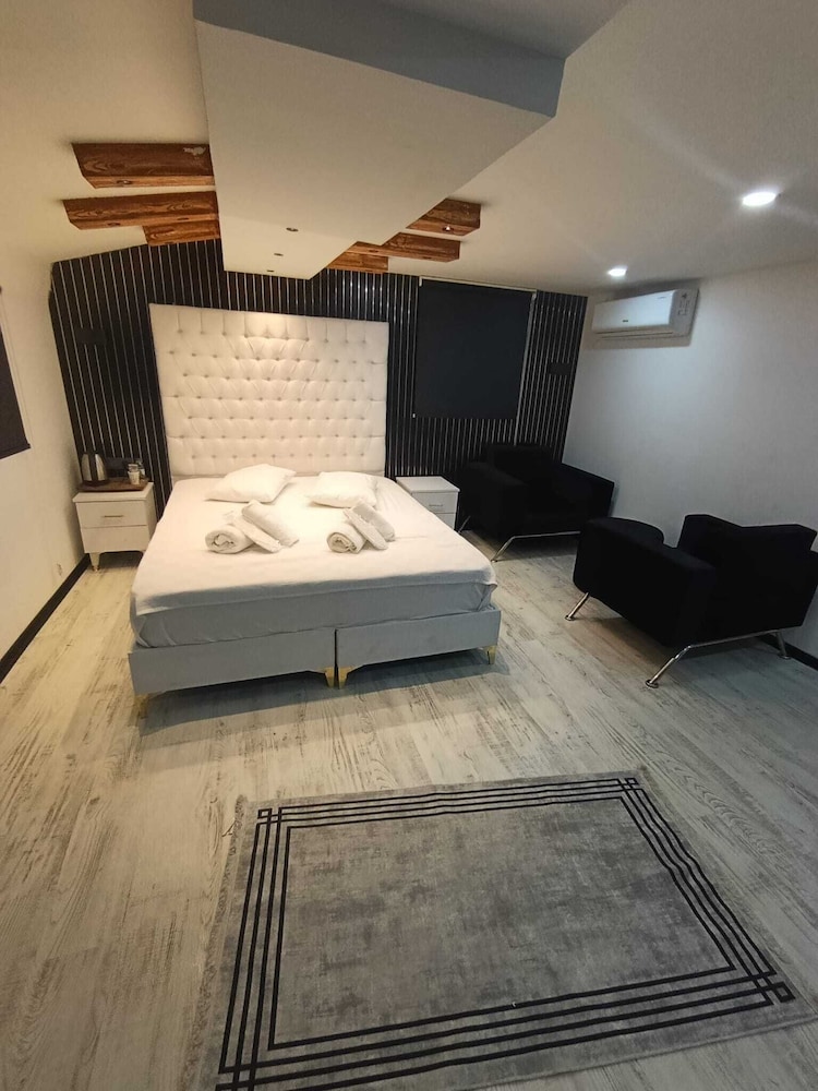 Luxury Studio Suite photo 2