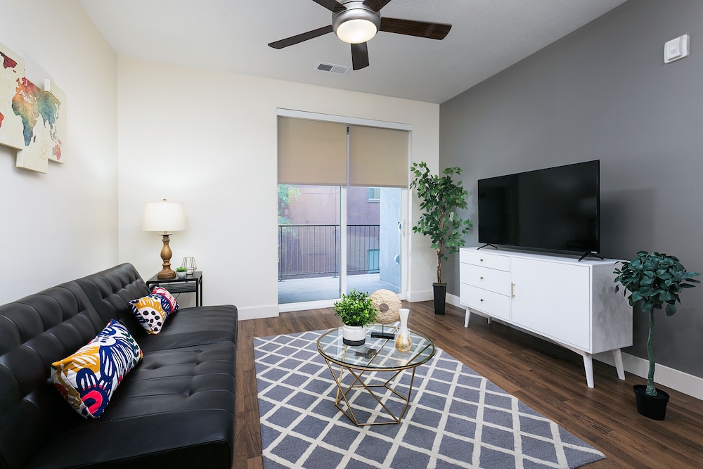 Signature Apartment, 1 Bedroom, Non Smoking, Kitchen photo 3