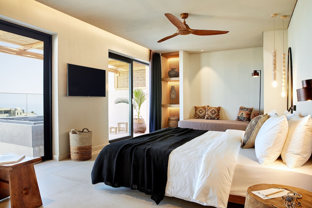 Superior Room, Sea View (Jacuzzi) photo 1